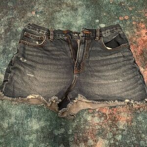 DENIM SHORTS SIZE 6
